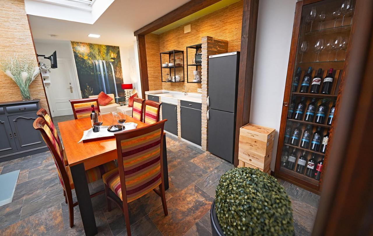 Apartamentos Infantes 28 Ronda Luaran gambar
